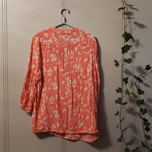 Pink top - Picture 3 of 3